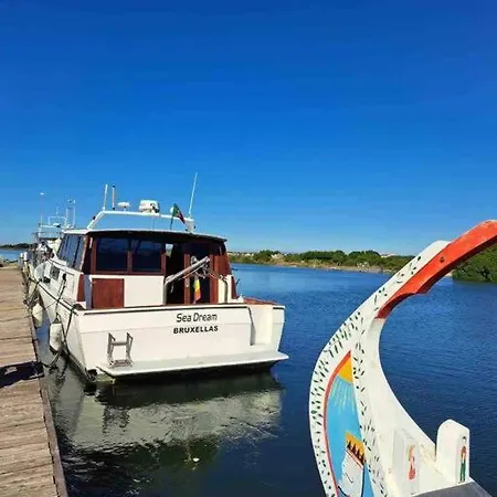 Tekne Seadream Behind And Aveiro